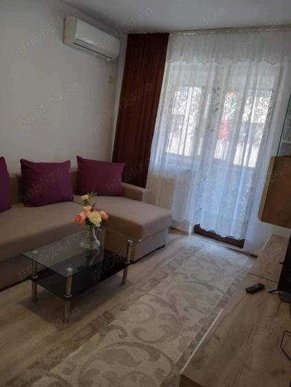 Garsonieră decomandată în 1 Decembrie
