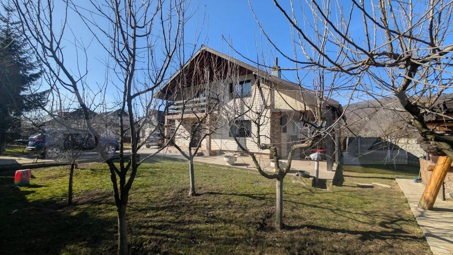 Casă individuală cu 3 camere cu Teren 600 Mp în Moreni