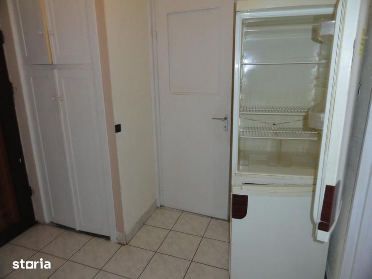 Apartament cu 2 camere decomandat în Romanilor