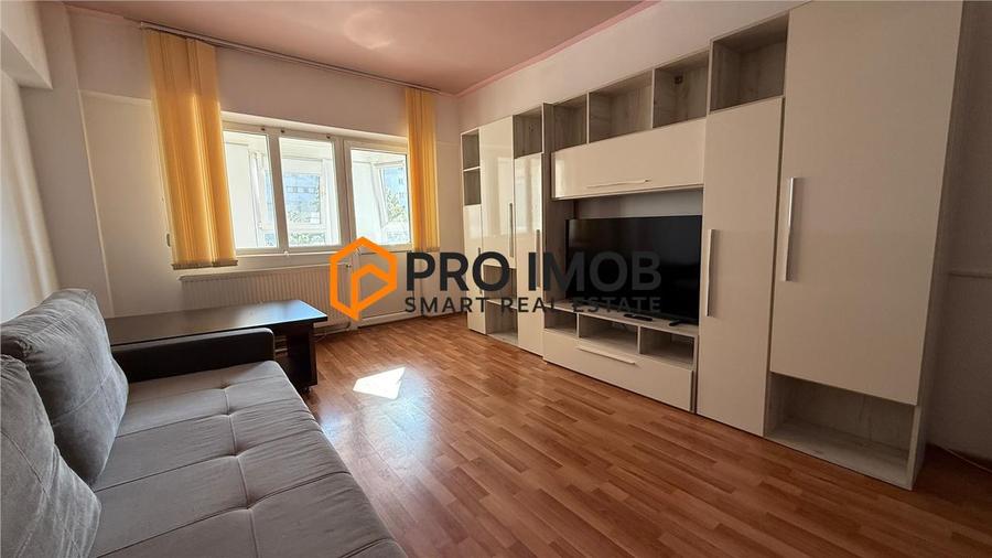 Apartament cu 2 camere decomandat în 1 Decembrie