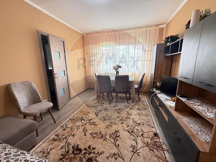 Apartament cu 2 camere semidecomandat în Nufărul