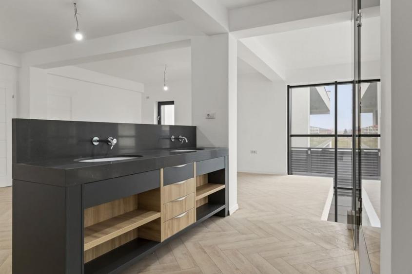 Duplex cu 6 camere cu Canalizare în Pipera
