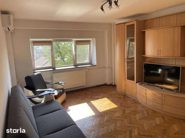 Apartament cu 3 camere decomandat în Centrul Civic