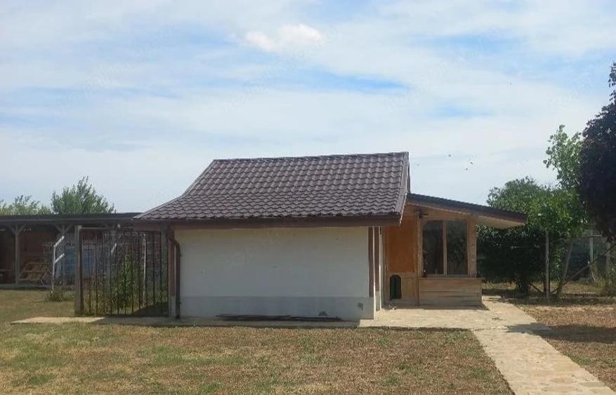 Casă cu 3 camere cu Teren 2000 Mp în Mihail Kogălniceanu