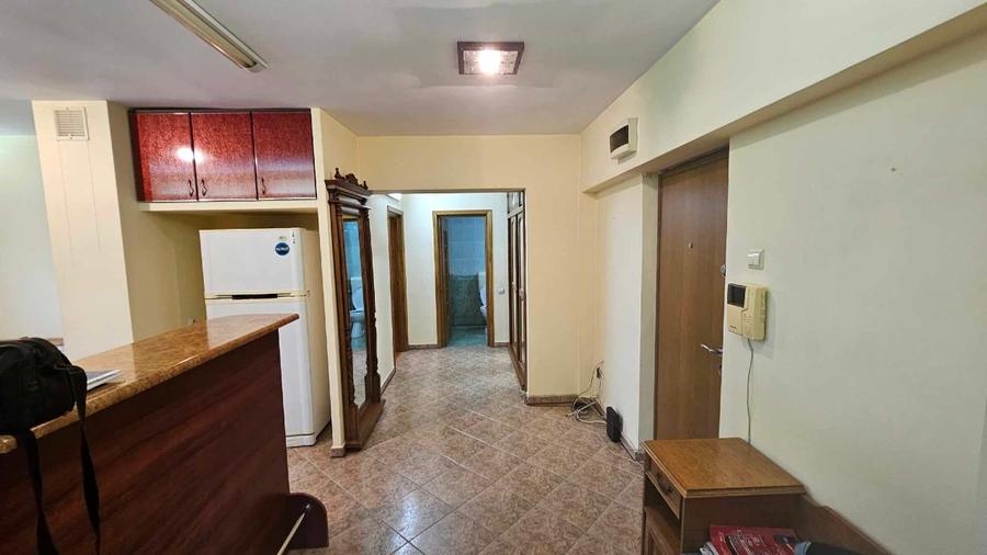 Apartament 3 camere , CENTRAL - ,INDEPENDENTEI   UMF - 3