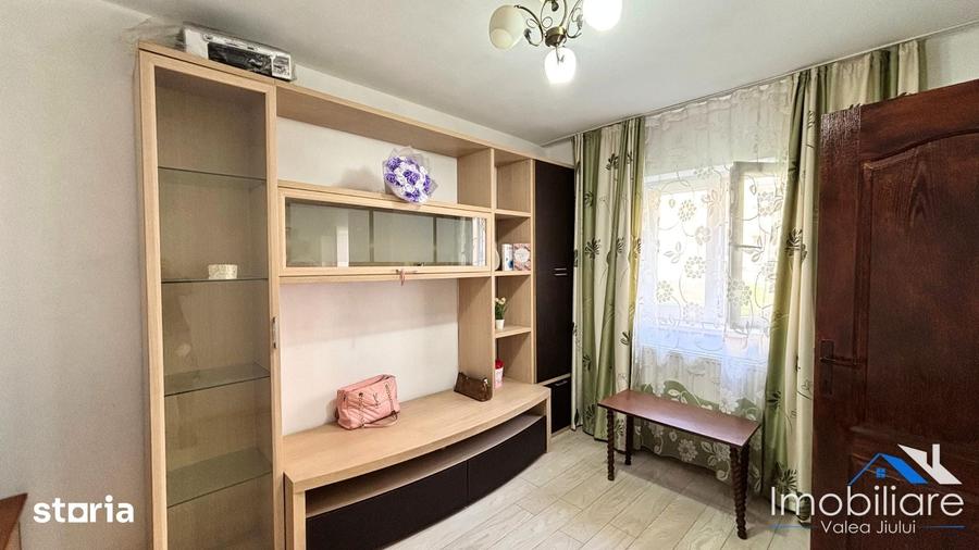 Apartament cu 2 camere decomandat în Petros