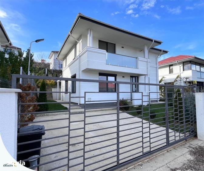 Casă cu 4 camere în Central