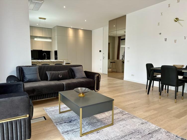 Apartament cu 5 camere decomandat, mobilat în Nord