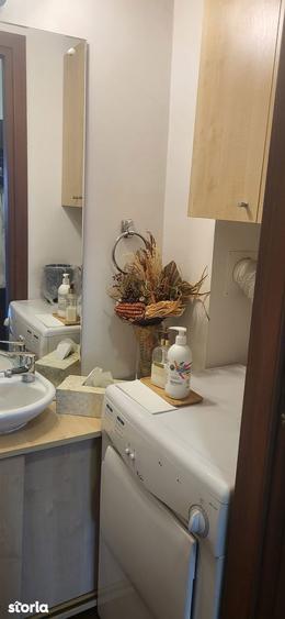 Apartament cu 3 camere semidecomandat în Iancului