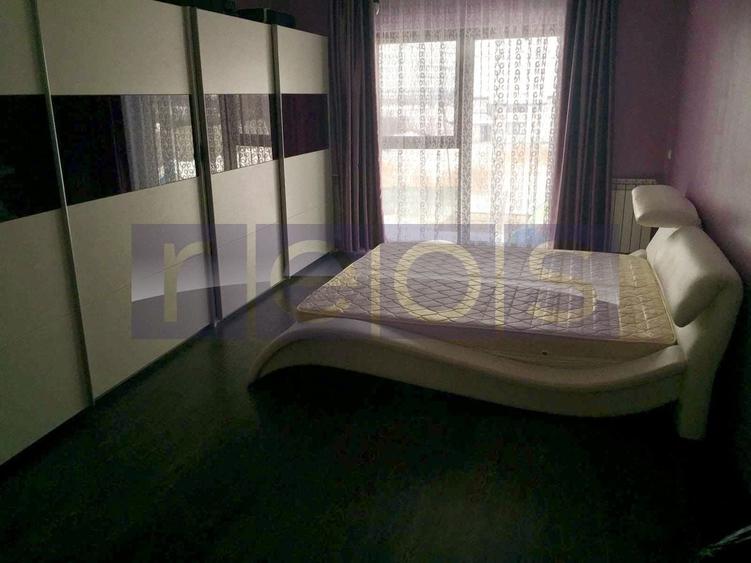 Casă individuală cu 5 camere cu Canalizare în Theodor Pallady