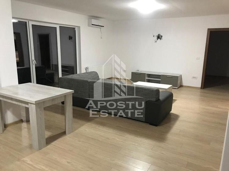 Apartament cu 3 camere decomandat în Dumbrăvița