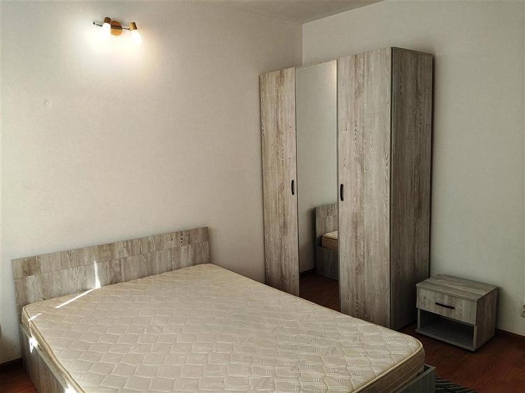 Apartament cu 2 camere decomandat, mobilat în Sud