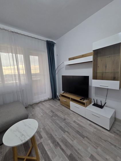 Apartament cu 2 camere decomandat în Roșu