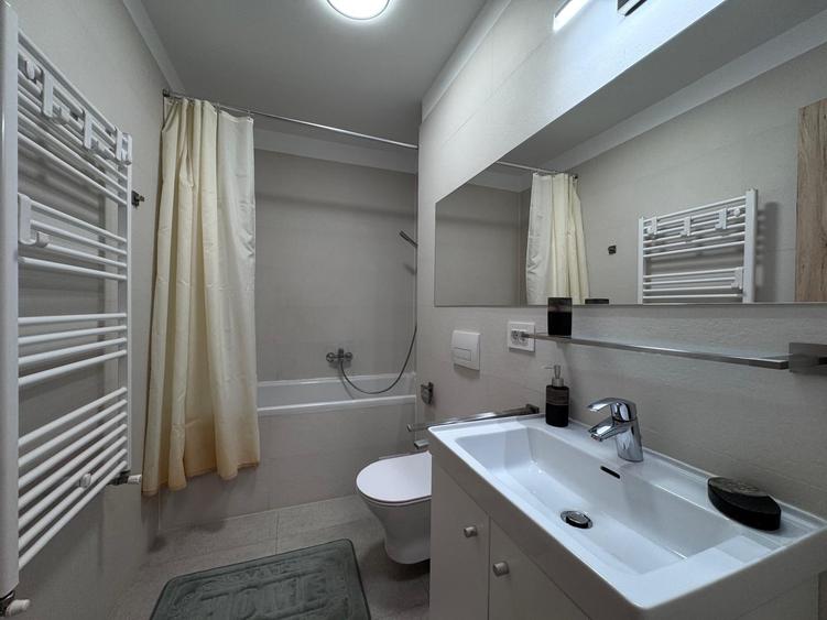 Apartament cu 2 camere decomandat, mobilat în Tractorul
