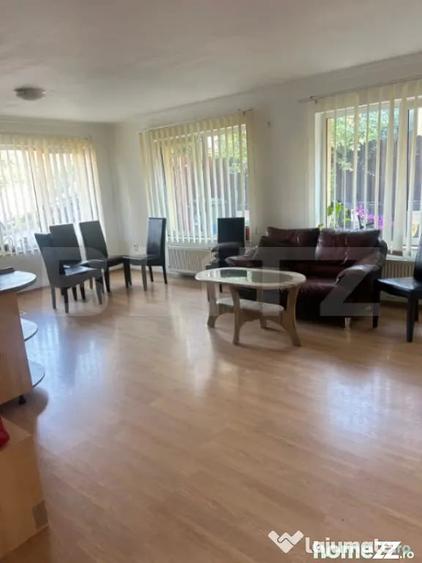 Apartament cu 3 camere semidecomandat în Bună Ziua