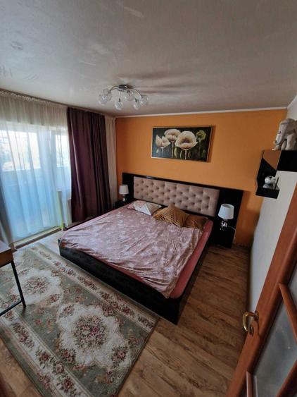 Apartament cu 3 camere decomandat în Nufărul