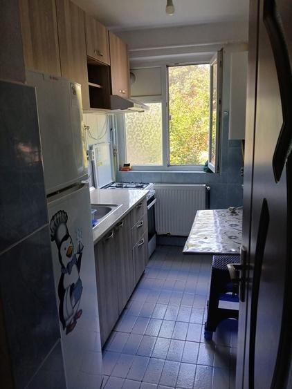Inchiriez apartament 2 camere Piata 1 mai - 1