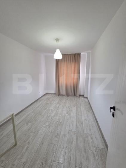 Apartament cu 3 camere decomandat, mobilat în Florești