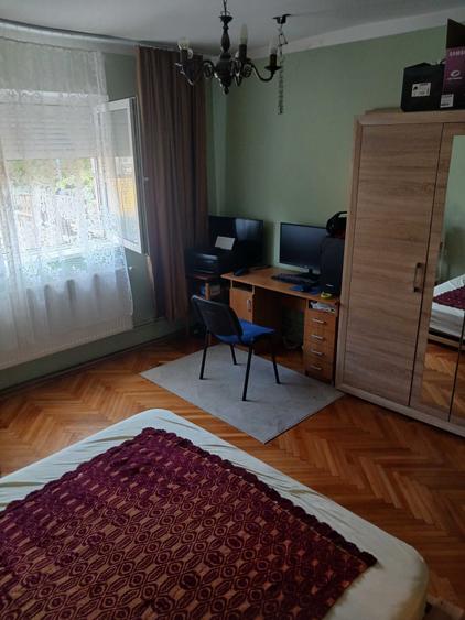 Casă cu 3 camere în Piața Cluj