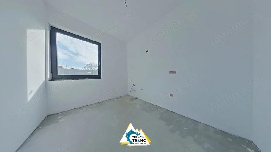 Casă cu 3 camere cu Teren 276 Mp în Vladimirescu