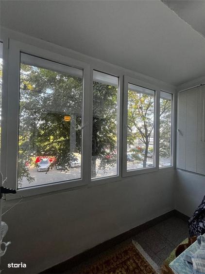 Apartament cu 4 camere decomandat în Lipovei