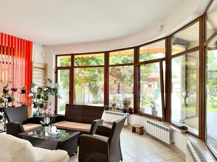 Casă cu 10 camere în Bragadiru