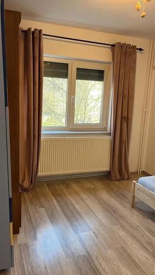 Apartament cu 3 camere decomandat, mobilat în Central