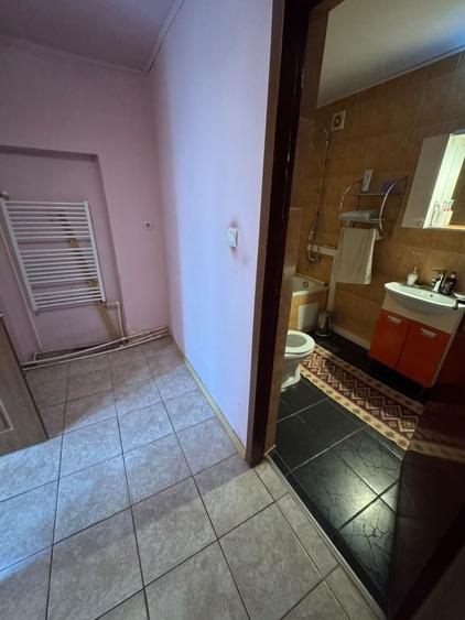 Casă individuală cu 3 camere cu Canalizare în Brătianu