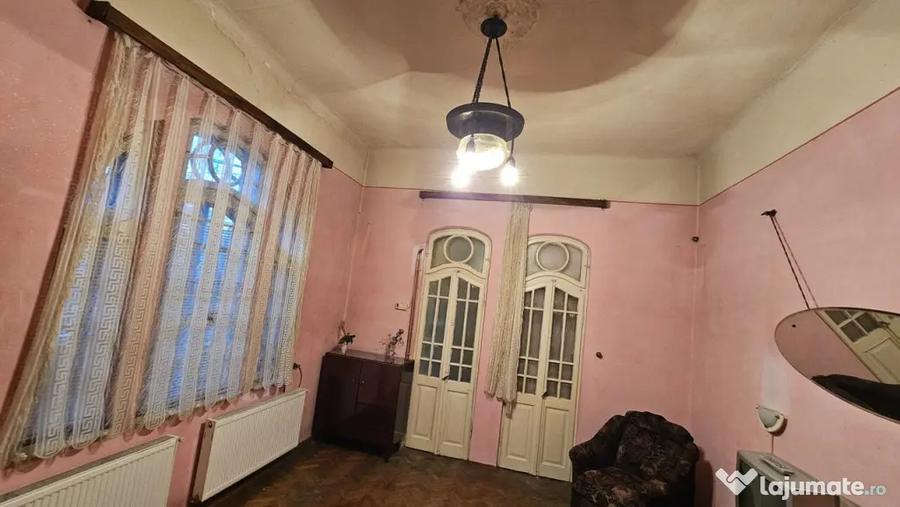 Casă cu 2 camere cu Canalizare în Ultracentral