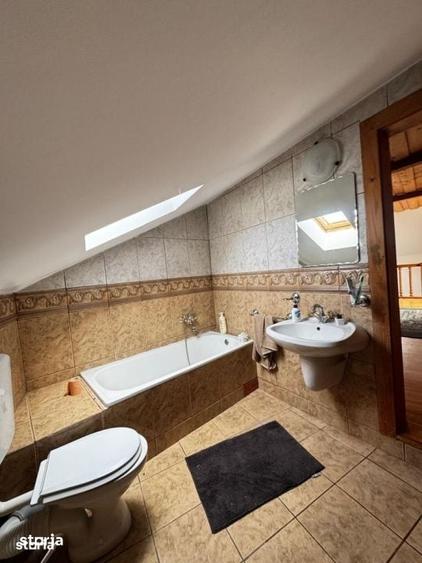 Casă cu 5 camere cu Teren 1000 Mp în Titulescu