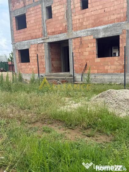 Casă cu 4 camere cu Teren 380 Mp în Central