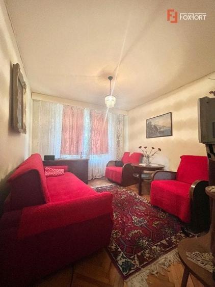 Apartament cu 4 camere semidecomandat, mobilat în Olimpia-Stadion