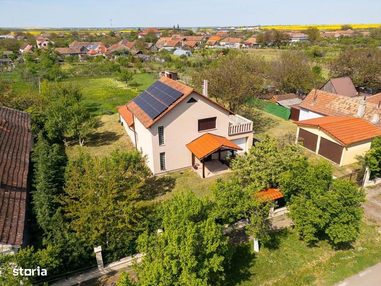 Casă cu 4 camere cu Teren 2825 Mp în Păuliș