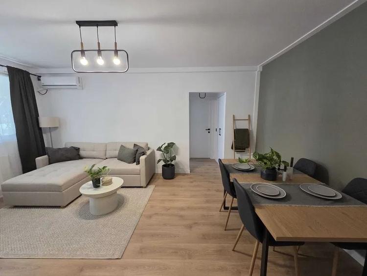 Apartament cu 2 camere semidecomandat, mobilat în Ultracentral