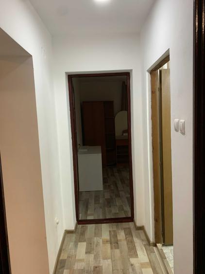 Apartament cu 3 camere semidecomandat în Exterior Vest