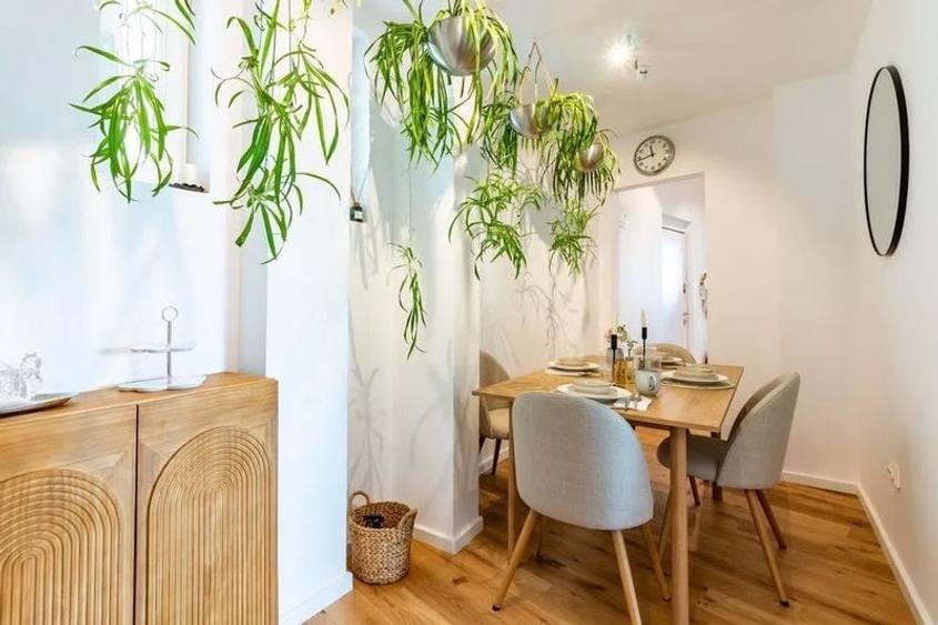 Apartament cu 4 camere decomandat în Cișmigiu