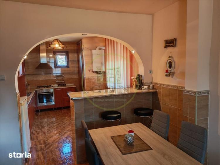 Casă cu 5 camere cu Teren 1300 Mp în Ideciu de Jos