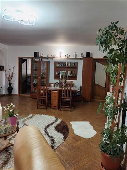 Casă individuală cu 5 camere cu Teren 260 Mp în Mazepa 1