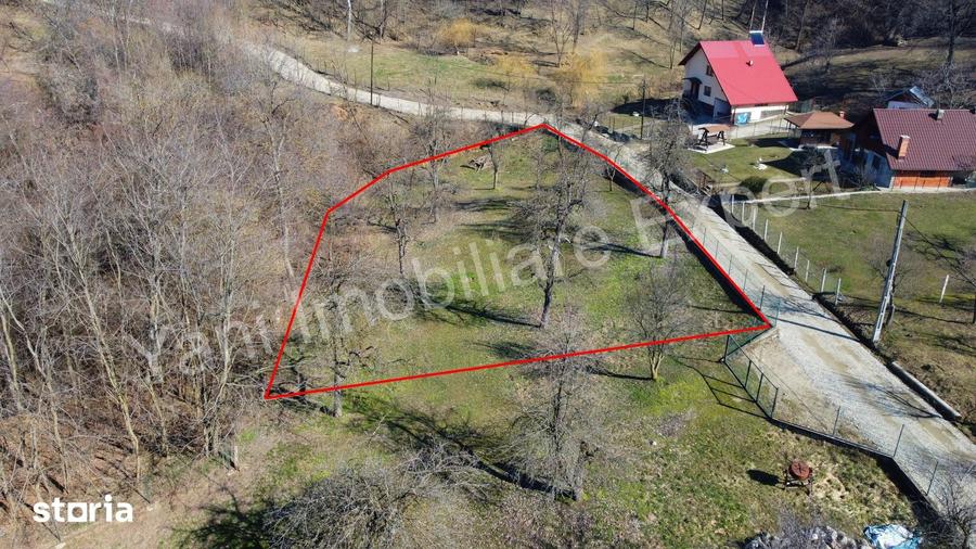Teren de 1576 mp, în Valea Iașului