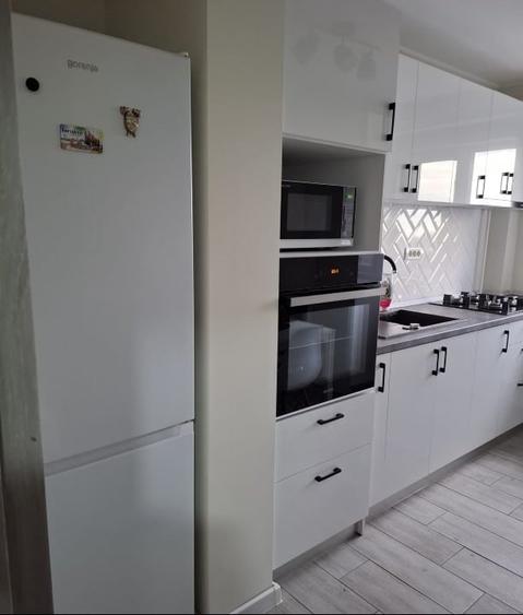 Apartament cu 2 camere, mobilat în Tomis III