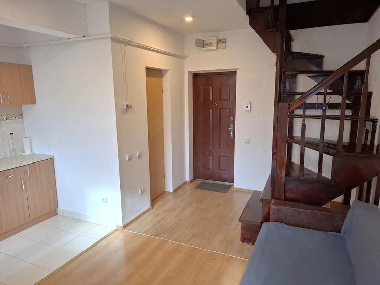 Brasov zona garii - Lacramioarelor, living + 2 camere, 54mp, etaj 5, scara interioara. 81.000 EUR - 1