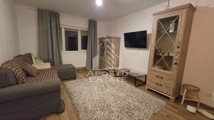 Apartament cu 3 camere decomandat, mobilat în Torontalului