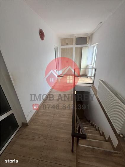 Casă cu 10 camere cu Teren 600 Mp în Ultracentral