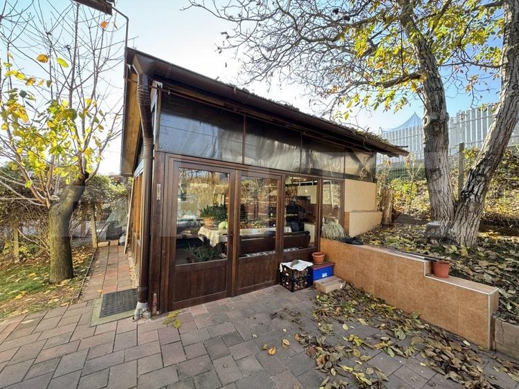 Casă individuală cu 6 camere cu Canalizare în Cetate