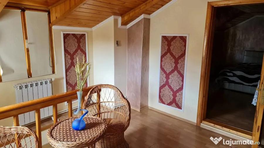 Casă cu 3 camere cu Canalizare în Păcii