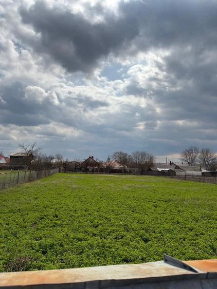 Casă cu 4 camere cu Teren 1000 Mp în Bodești