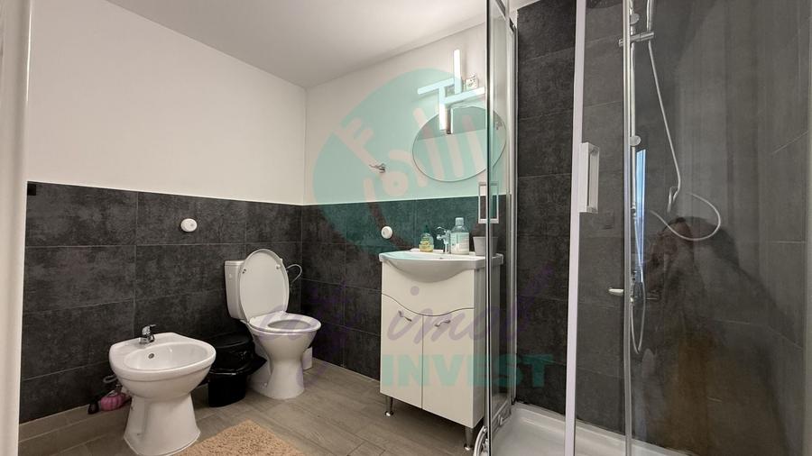 Apartament cu 6 camere decomandat în Floreasca