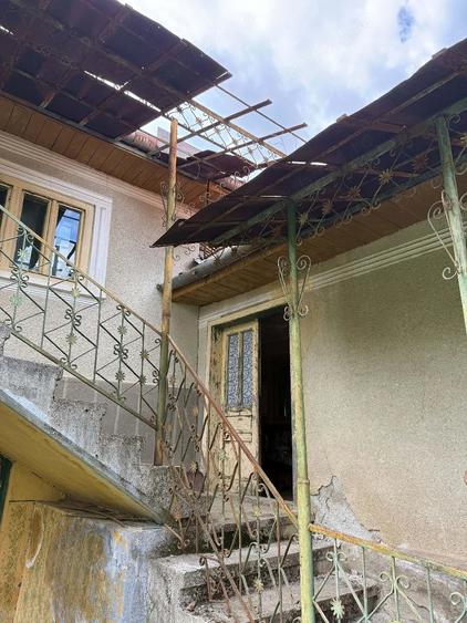 Casă cu 4 camere cu Teren 1000 Mp în Târnăvița