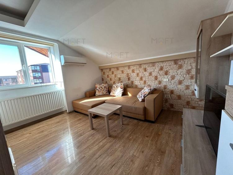 Apartament cu 3 camere semidecomandat, mobilat în Păcii