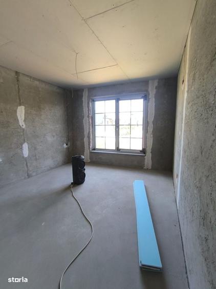 Casă cu 4 camere cu Teren 375 Mp în Valea Ursului